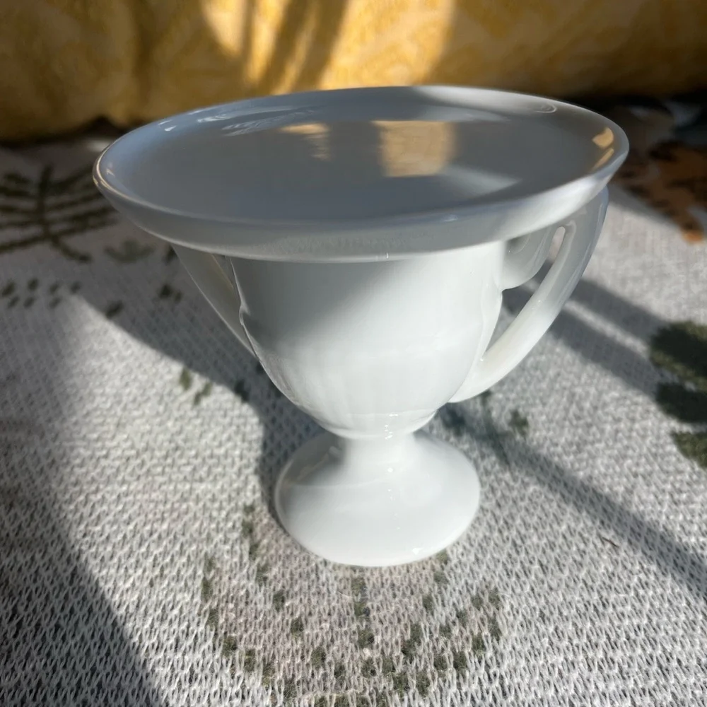 4 Living Trophy Cupcake Stand
